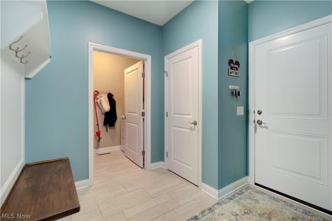 2594 Carlton Street NW North Canton OH 44720
