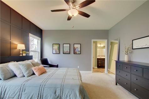 2594 Carlton Street NW North Canton OH 44720
