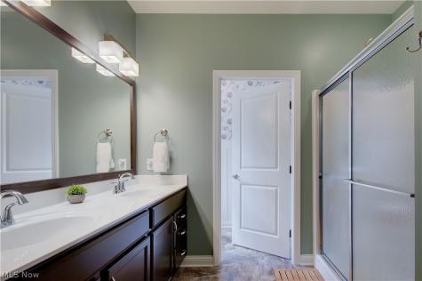 2594 Carlton Street NW North Canton OH 44720