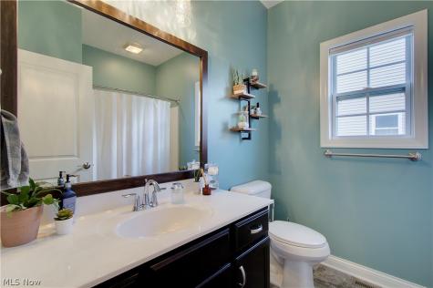 2594 Carlton Street NW North Canton OH 44720