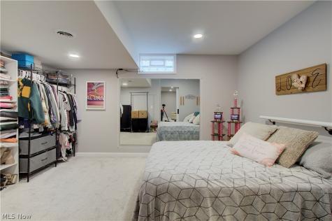 2594 Carlton Street NW North Canton OH 44720