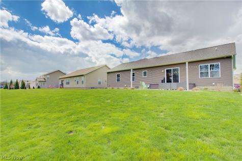 2594 Carlton Street NW North Canton OH 44720