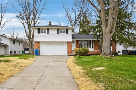 6151 Sherwood Drive North Olmsted OH 44070