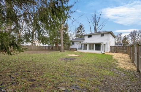 6151 Sherwood Drive North Olmsted OH 44070