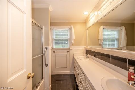6793 Tanglewood Drive Youngstown OH 44512