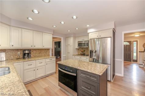 6793 Tanglewood Drive Youngstown OH 44512