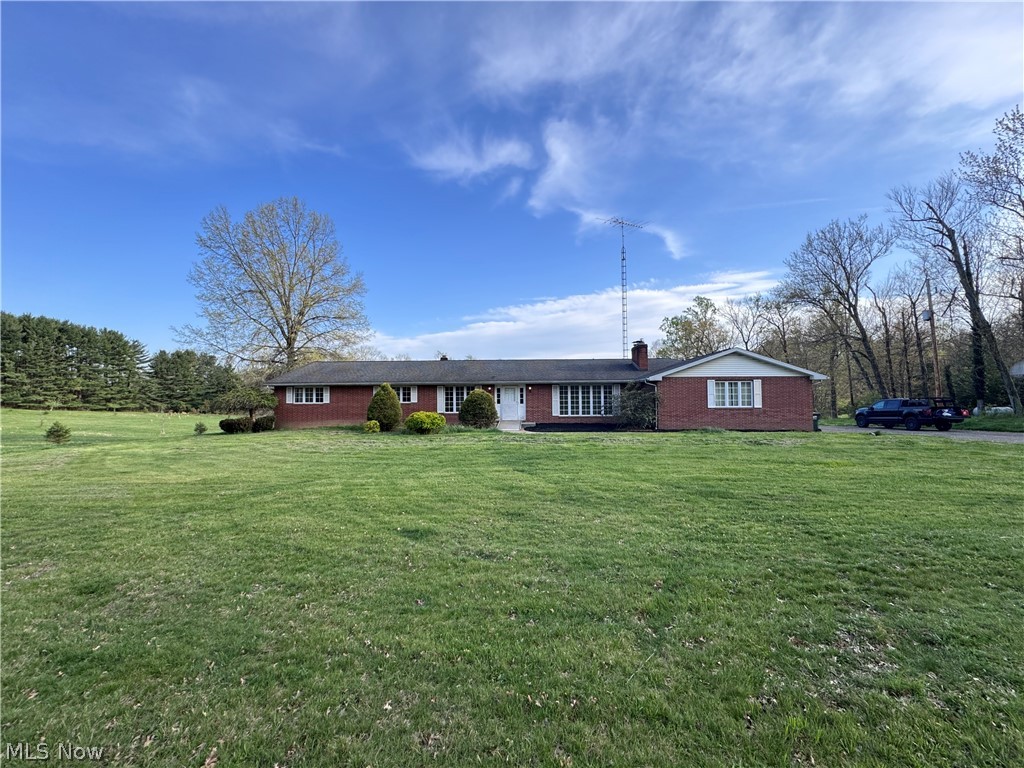 8615 Eberhart Road NE Dover OH 44622