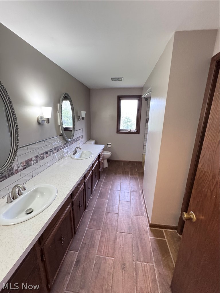 8615 Eberhart Road NE Dover OH 44622