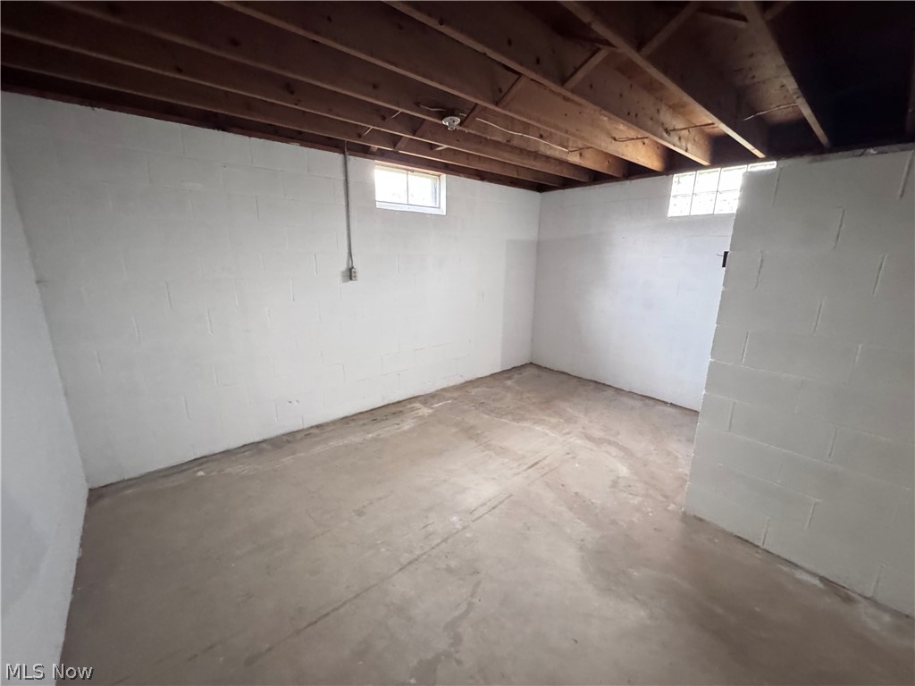 8615 Eberhart Road NE Dover OH 44622