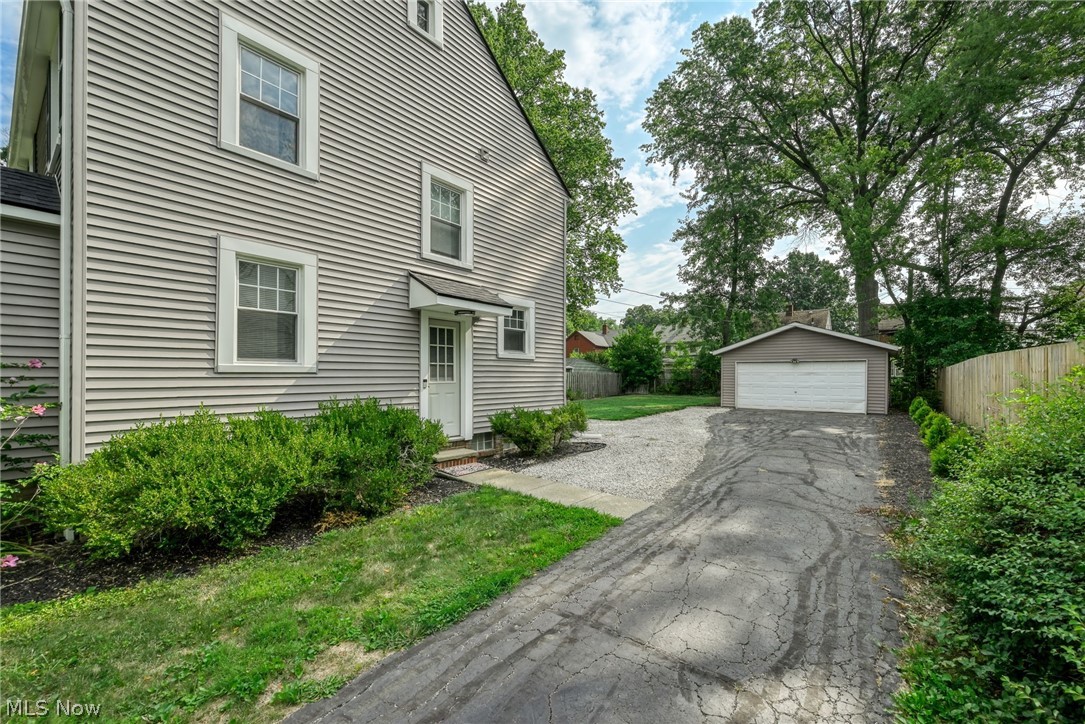 853 Beverly Road Cleveland Heights OH 44121