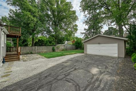 853 Beverly Road Cleveland Heights OH 44121
