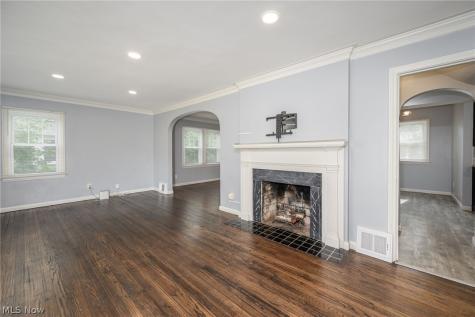 853 Beverly Road Cleveland Heights OH 44121