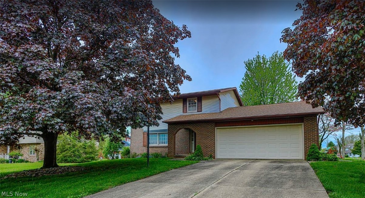 1821 Hiram Street Louisville OH 44641