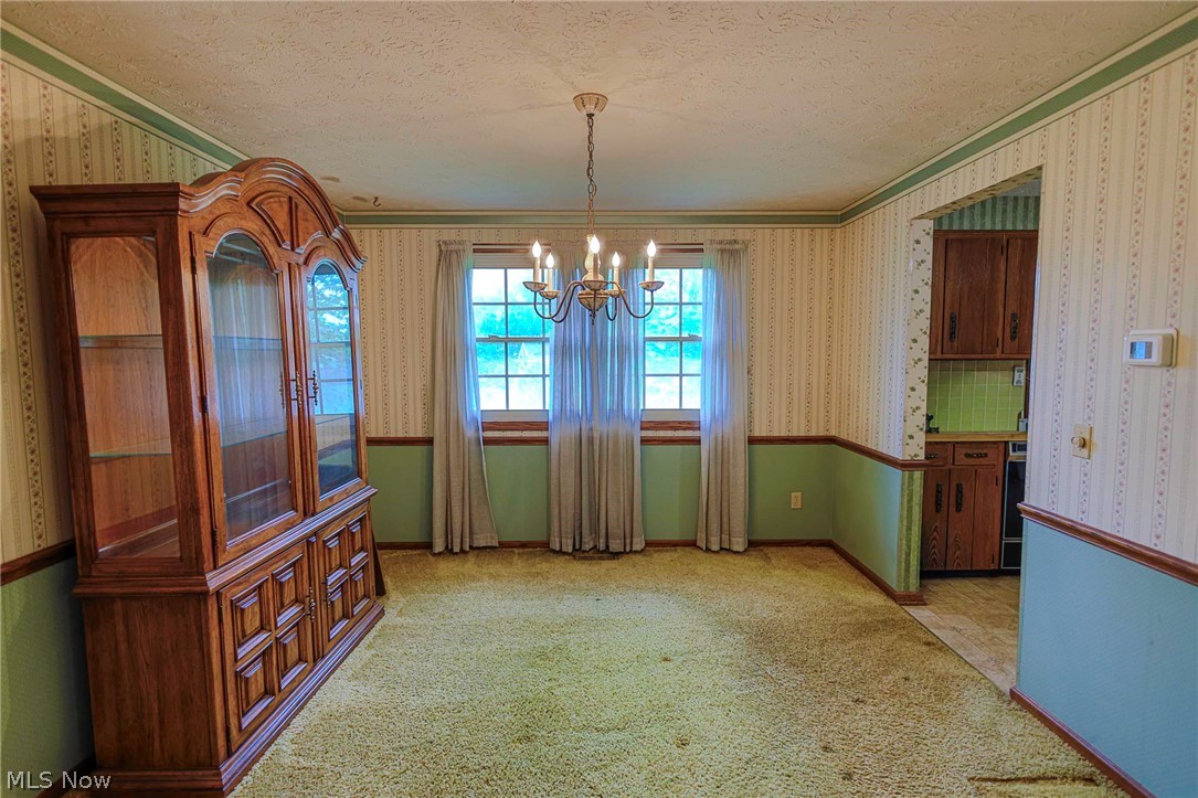 1821 Hiram Street Louisville OH 44641