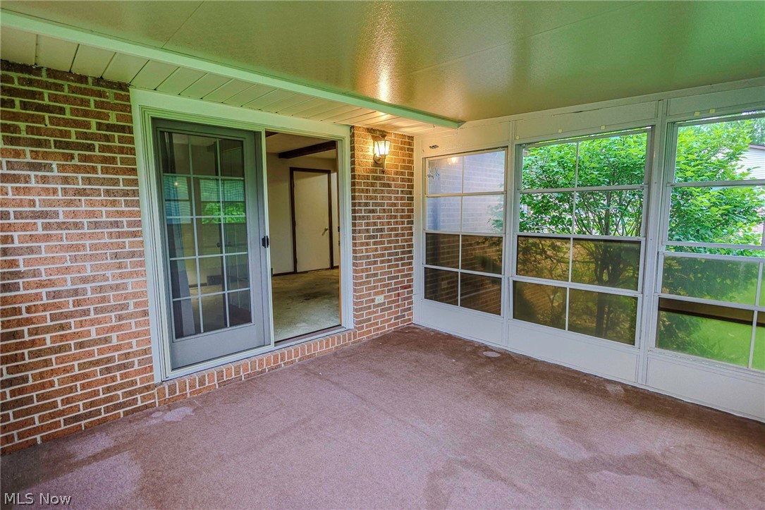 1821 Hiram Street Louisville OH 44641
