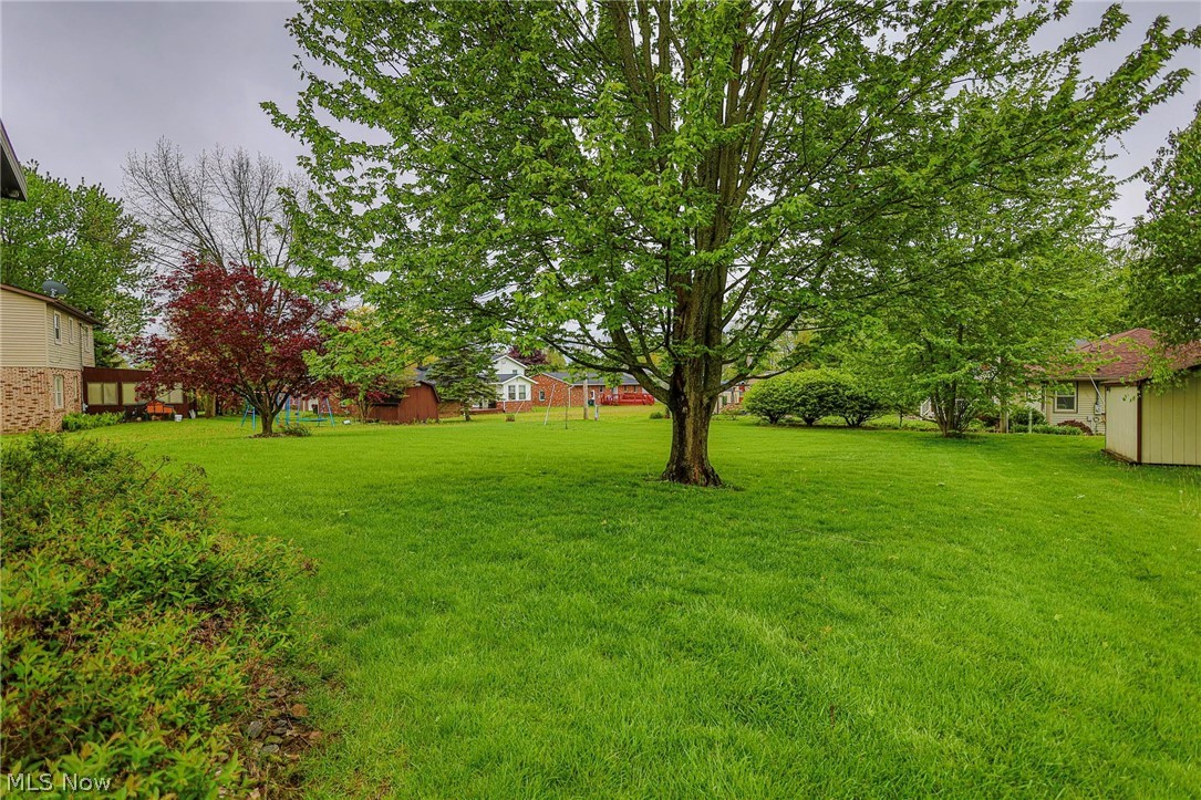 1821 Hiram Street Louisville OH 44641