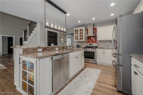 41 W Nimisila Road New Franklin OH 44319