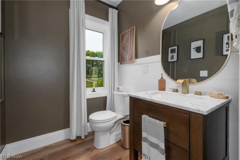41 W Nimisila Road New Franklin OH 44319