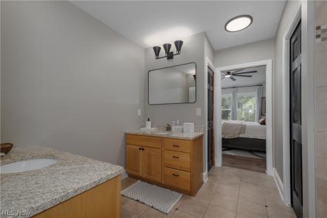 41 W Nimisila Road New Franklin OH 44319