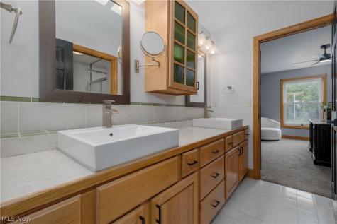 41 W Nimisila Road New Franklin OH 44319