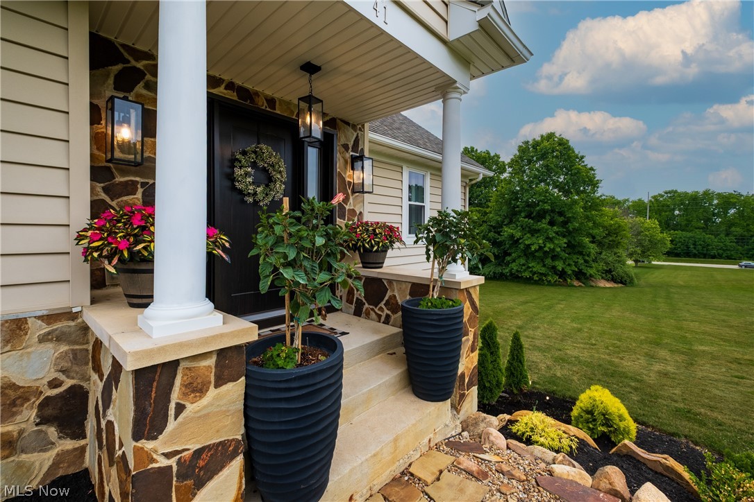 41 W Nimisila Road New Franklin OH 44319
