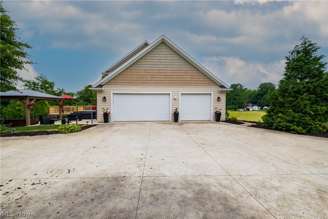 41 W Nimisila Road New Franklin OH 44319
