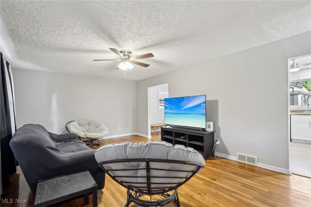 656 W Highland Avenue Ravenna OH 44266