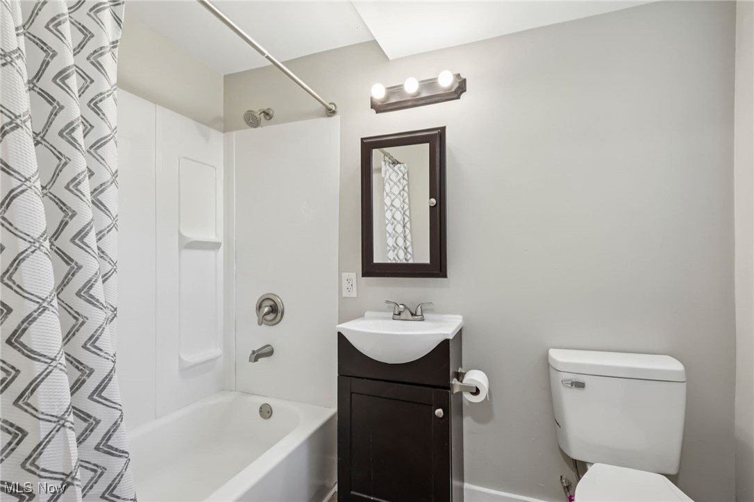 656 W Highland Avenue Ravenna OH 44266