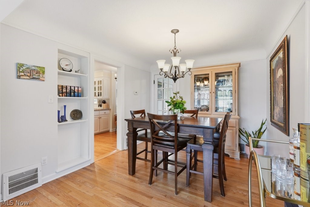 1274 Croyden Road Lyndhurst OH 44124