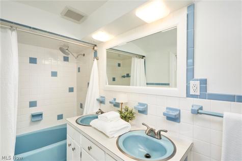 1414 Earhart Avenue Copley OH 44320