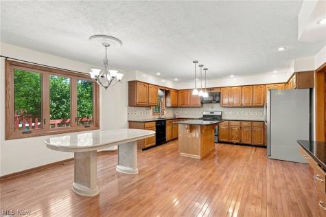 9530 Rainbow Lane North Royalton OH 44133