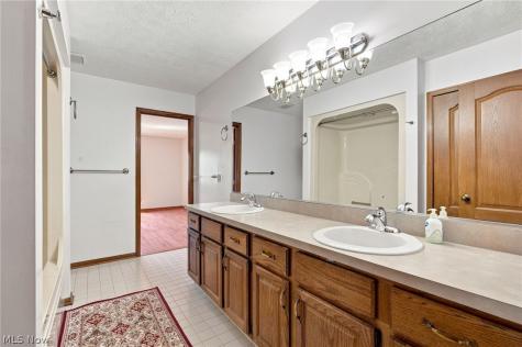 9530 Rainbow Lane North Royalton OH 44133