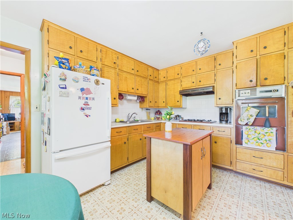 904 Lenox New Lyme Road Jefferson OH 44047