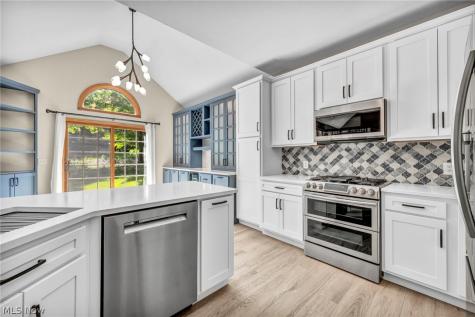 20427 Scotch Pine Way Strongsville OH 44149