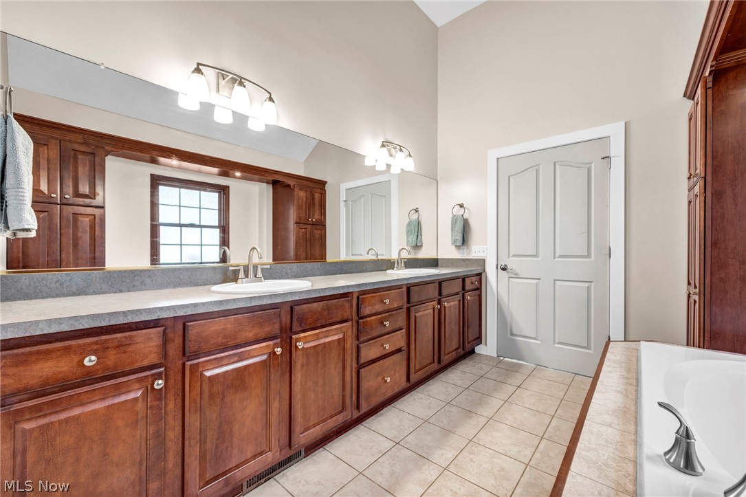20427 Scotch Pine Way Strongsville OH 44149