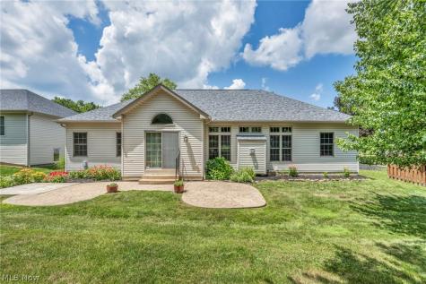 20427 Scotch Pine Way Strongsville OH 44149