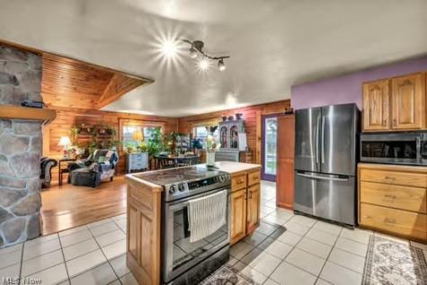 225 Township Road 581 Sullivan OH 44880