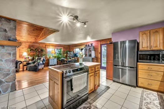 225 Township Road 581 Sullivan OH 44880