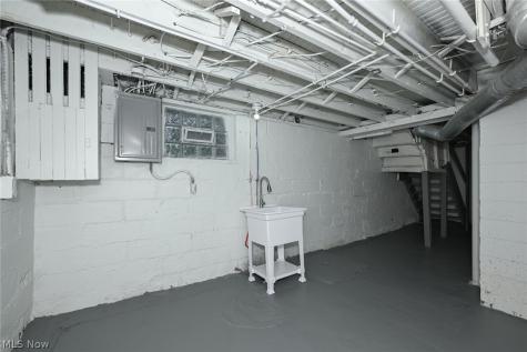 4289 E 136th Street Cleveland OH 44105