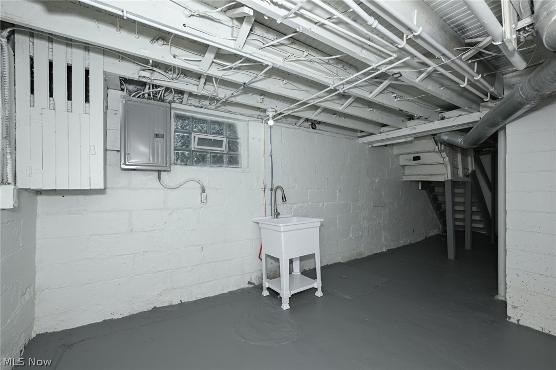 4289 E 136th Street Cleveland OH 44105