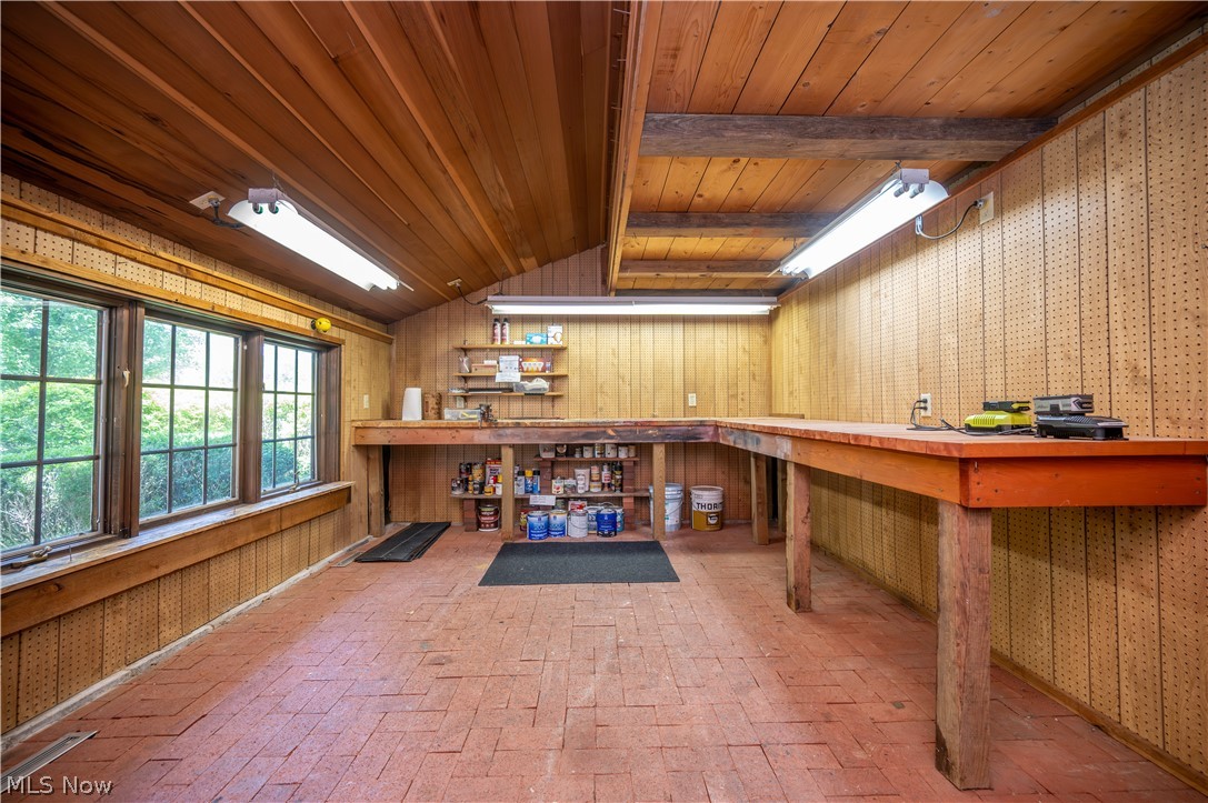 8045 Deerpath Drive Youngstown OH 44512