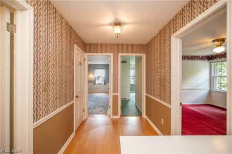 8045 Deerpath Drive Youngstown OH 44512