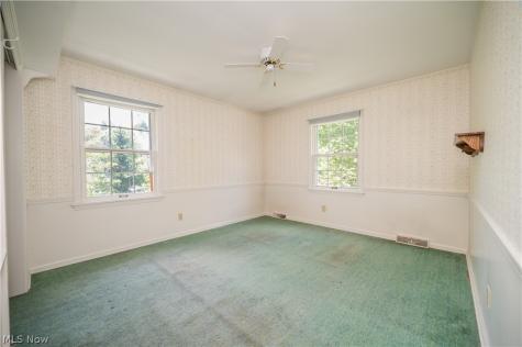 8045 Deerpath Drive Youngstown OH 44512