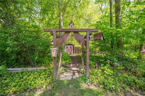 8045 Deerpath Drive Youngstown OH 44512