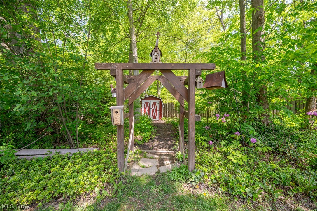 8045 Deerpath Drive Youngstown OH 44512