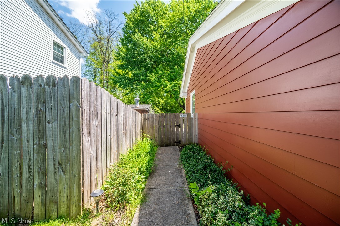8045 Deerpath Drive Youngstown OH 44512