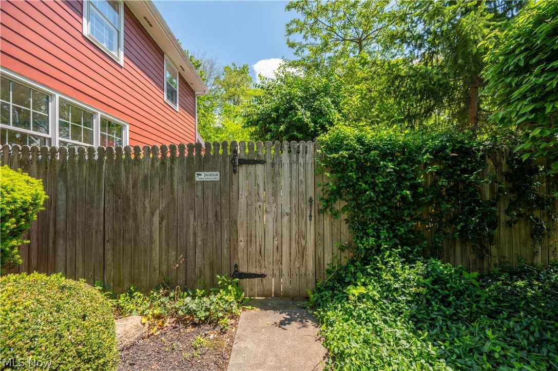 8045 Deerpath Drive Youngstown OH 44512
