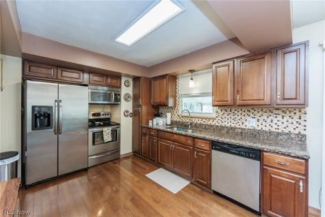 19157 Howe Road Strongsville OH 44136