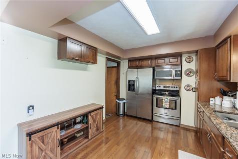 19157 Howe Road Strongsville OH 44136