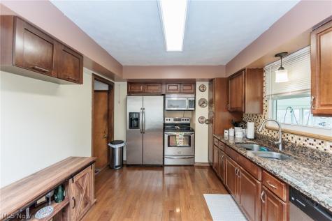 19157 Howe Road Strongsville OH 44136